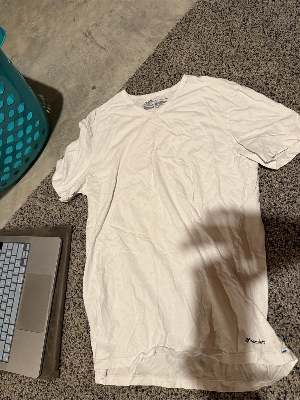 Columbia Short Sleeve Tee in White Size Large